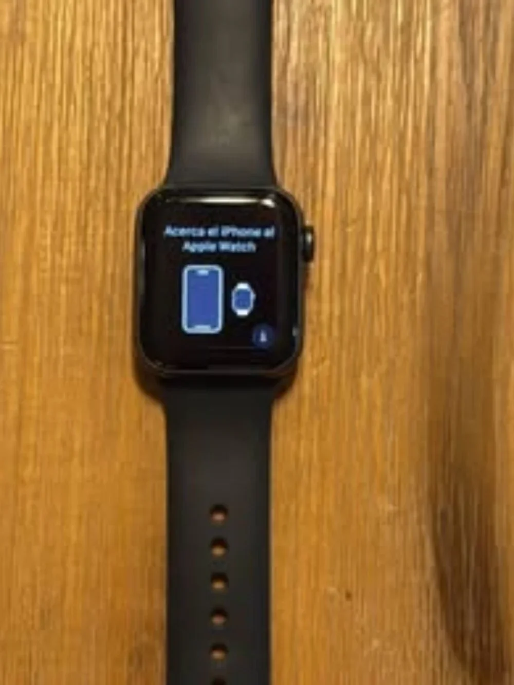 Apple Watch SE (1st Gen) - 40mm (with Charger)